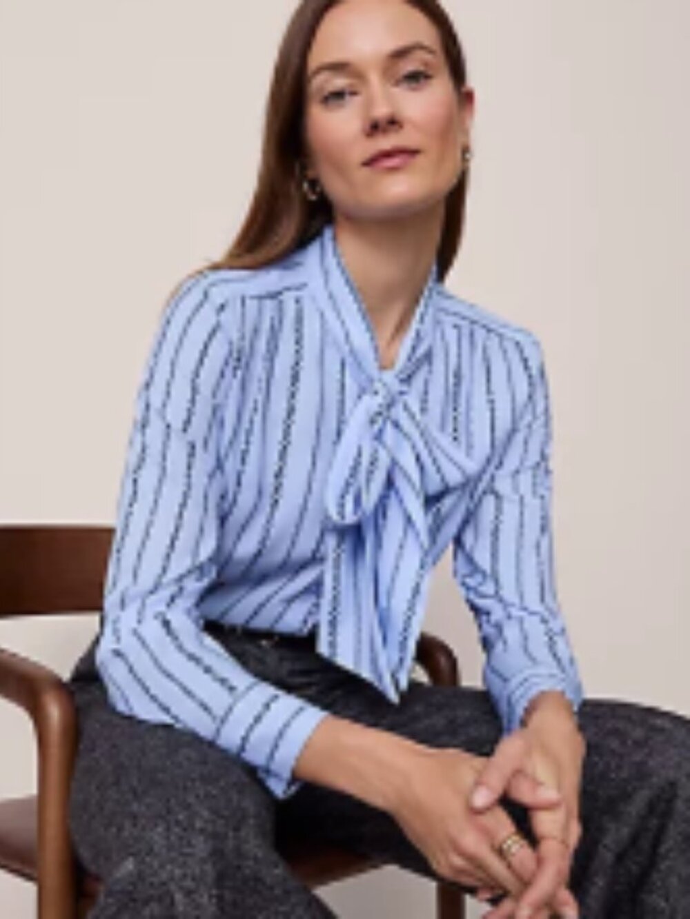 Like New!  Ann Taylor Cornflower Blue Chain Link Print Satin Blouse